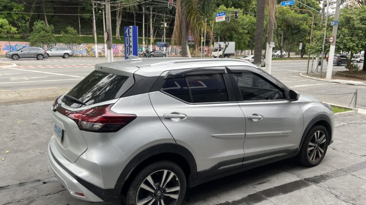 Kicks Advance 1.6 Automática CVT 2021/2022 Prata Flex Completa