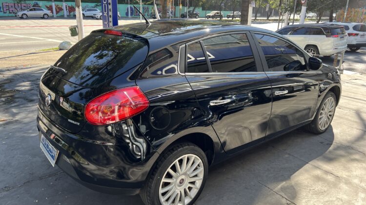 Bravo 1.8 Absolute 2011/2012 Preto Flex Completo