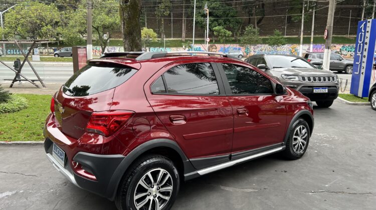 Onix Active 1.4 Automático 2018 Vermelho Flex Completo