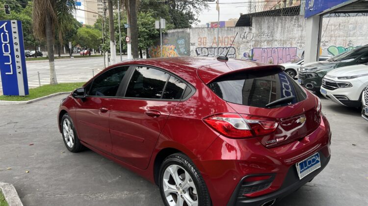 Cruze LT Hatch 1.4 Turbo Automático 2017/2017 Vermelho Flex Completo