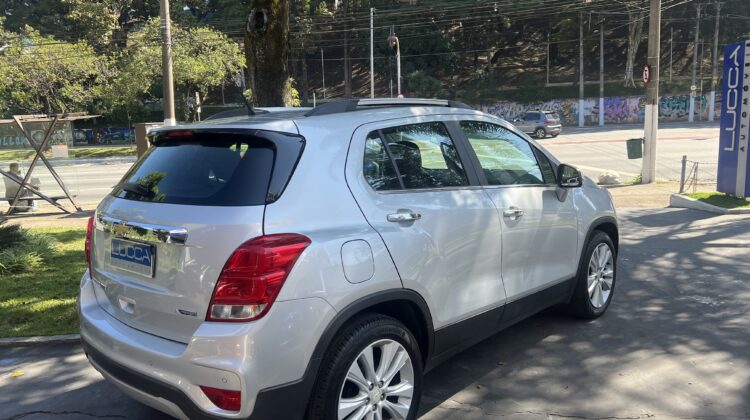 Tracker Premier 1.4 Turbo Automático 2018 Prata Flex com teto solar – Top de linha