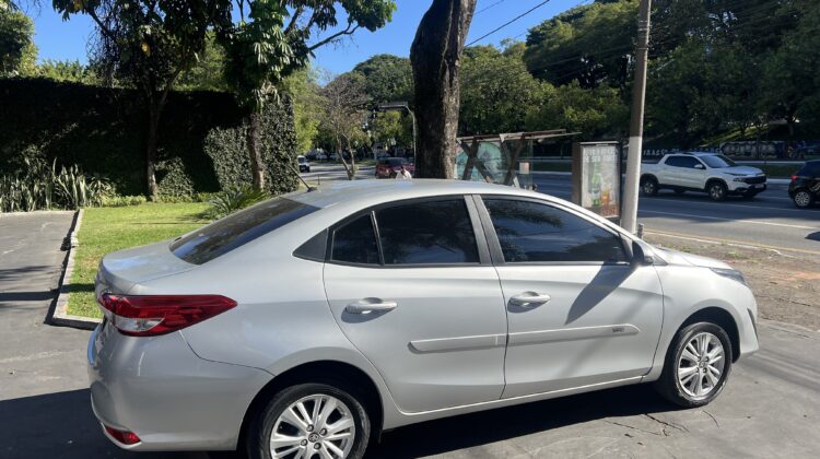 Yaris Sedan XL 1.5 Automático 2019 Prata Flex Completo