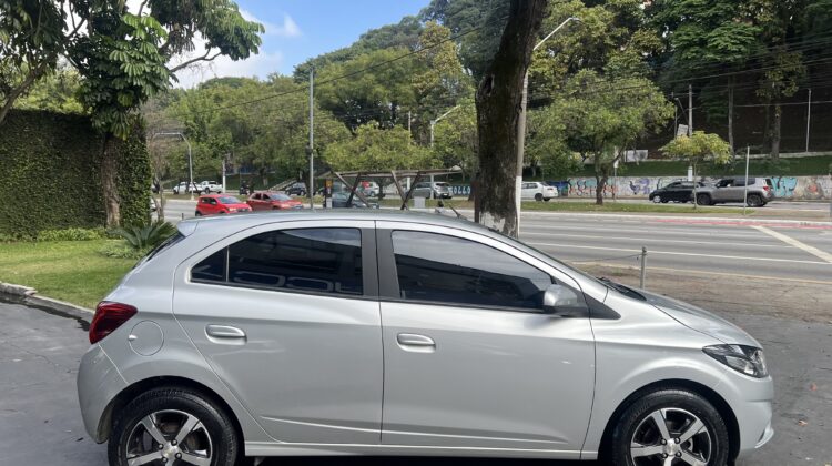 Onix LTZ 1.4 Automático 2018 Prata Flex Completo