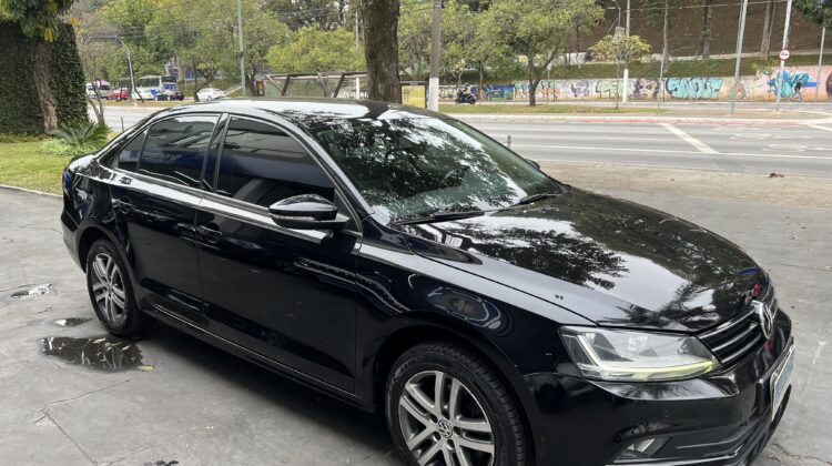Jetta Comfortline 1.4 TSI Automático 2017 Preto Flex Completo