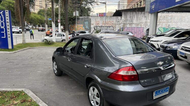 Prisma 1.4 LT 2012 Cinza Flex