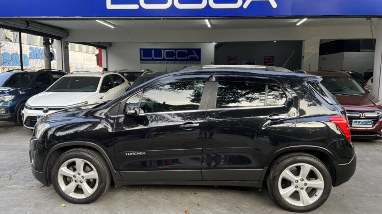 Tracker LTZ 1.8 Automático 2015/2015 Preto Flex com teto solar