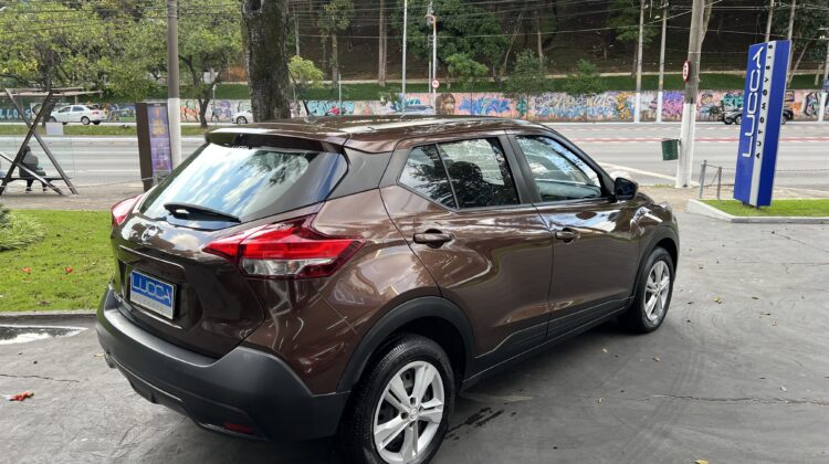 Kicks Active 1.6 Automático CVT 2021 Marrom Flex Completo
