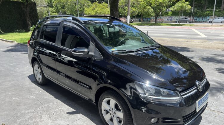 Spacefox 1.6 Comfortline 2018 Preta Flex Completa