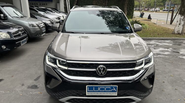 Taos Highline 1.4 250 TSI Automático 2024 Bege Flex com teto solar