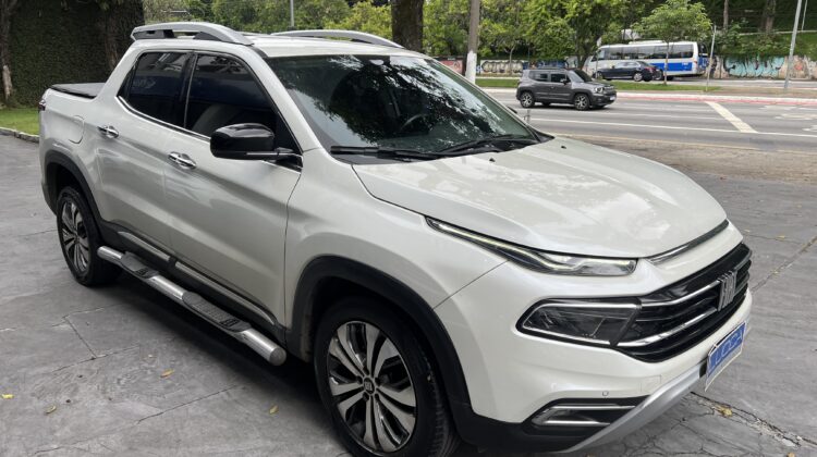 Toro Volcano 2.0 Turbo Diesel 4×4 Automática 2021/2022 Branca Completa