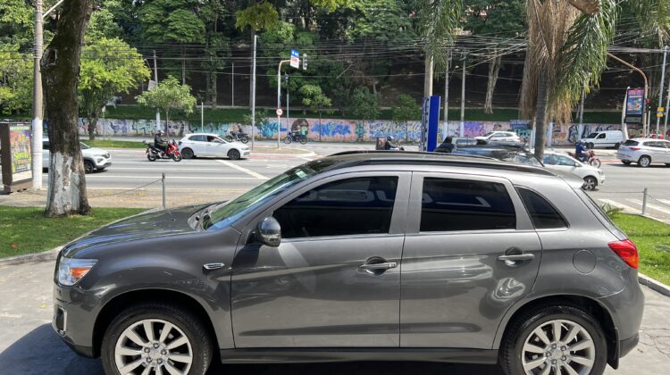 ASX 2.0 AWD Automático CVT 2014/2015 Cinza com teto panorâmico