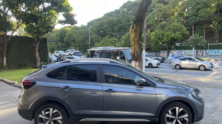 Nivus Highline 1.0 200 TSI Automático 2023/2023 Cinza Flex Completo