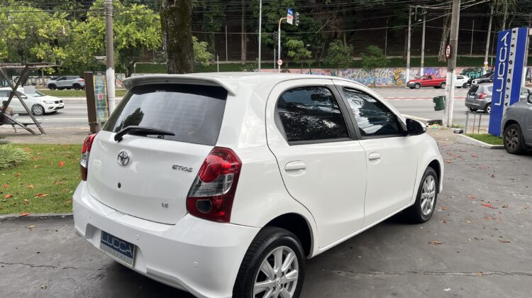 Etios X-Plus 1.5 Automático 2020/2021 Branco Flex Completo