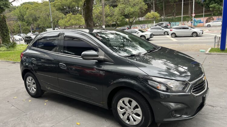Onix 1.0 LT 2017 Cinza Flex Completo