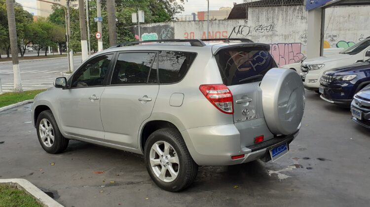 RAV4 2.4 AUTOMÁTICA 4X2 2011 PRATA