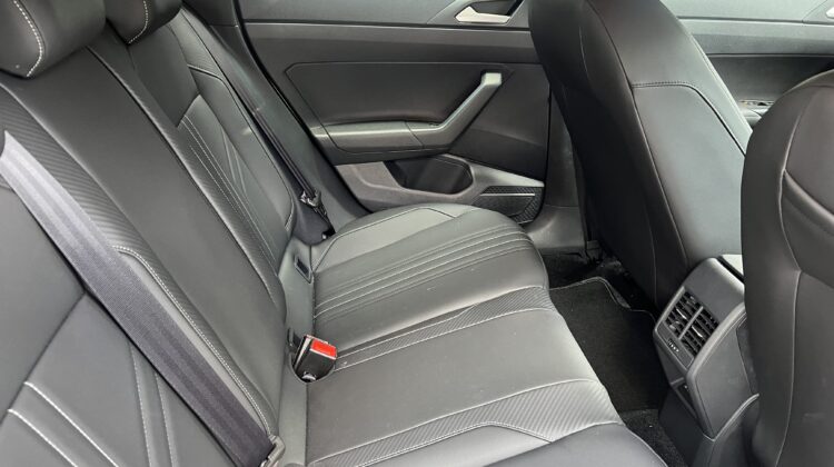 Nivus Highline 1.0 200 TSI Automático 2026 Branco Flex Completo