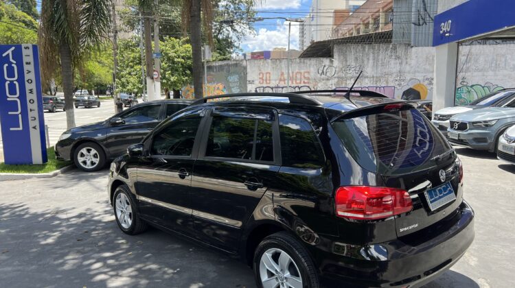 Spacefox 1.6 Comfortline 2018 Preta Flex Completa