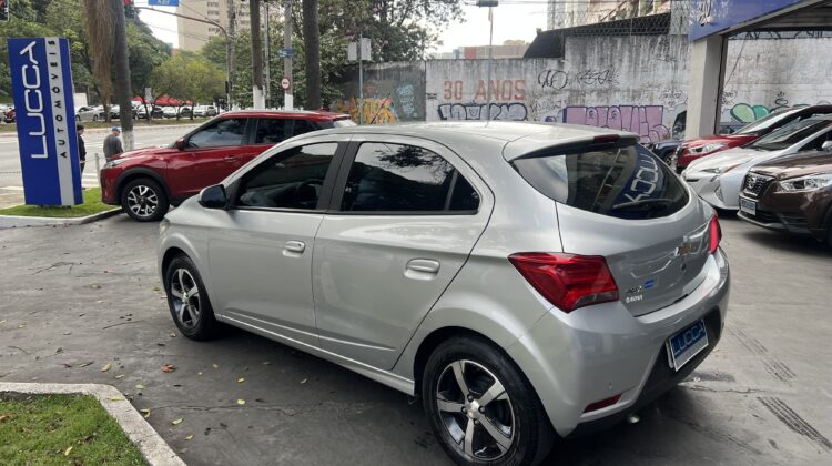 Onix LTZ 1.4 Automático 2018 Prata Flex Completo