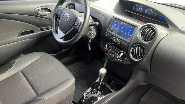 Etios X-Plus 1.5 Automático 2020/2021 Branco Flex Completo