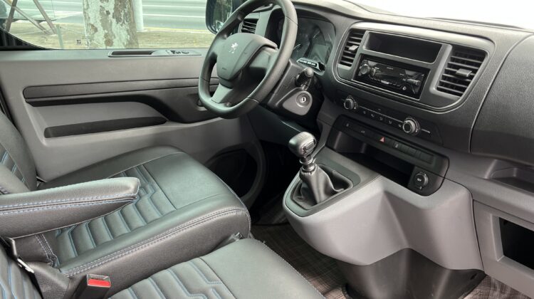 Expert Business Vitrine 1.6 Turbo Diesel 2022 Prata Completa