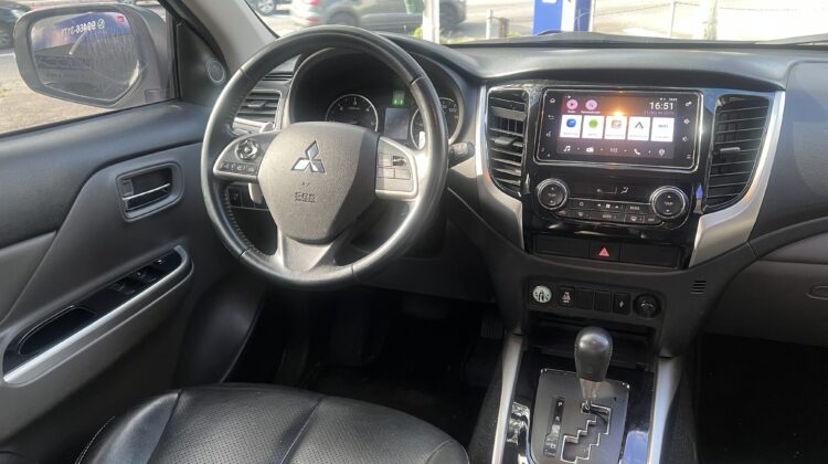 L200 Triton Sport HPE Top 2.4 Turbo Diesel Automática 4×4 2018/2018 Branca Completa