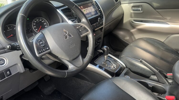 L200 Triton Sport HPE Top 2.4 Turbo Diesel Automática 4×4 2018/2018 Branca Completa