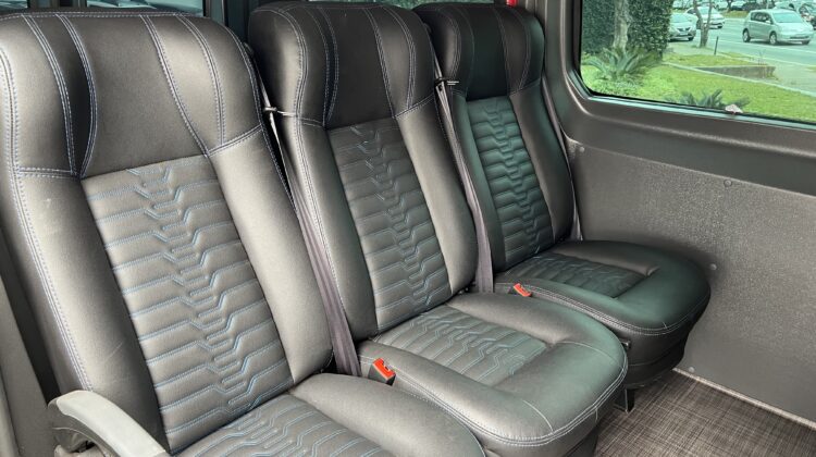 Expert Business Vitrine 1.6 Turbo Diesel 2022 Prata Completa