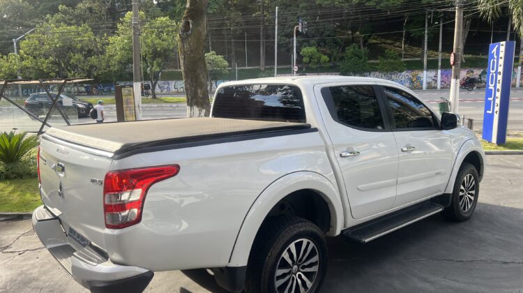 L200 Triton Sport HPE Top 2.4 Turbo Diesel Automática 4×4 2018/2018 Branca Completa
