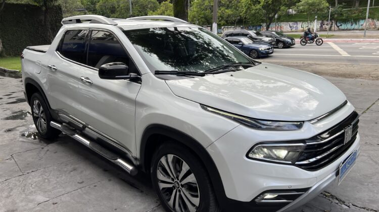 Toro Volcano 2.0 Turbo Diesel 4×4 Automática 2021/2022 Branca Completa