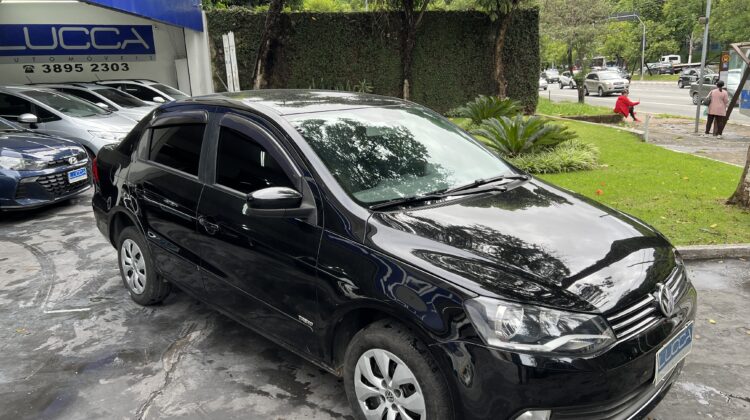 Voyage 1.0 City 2014 Preto Flex