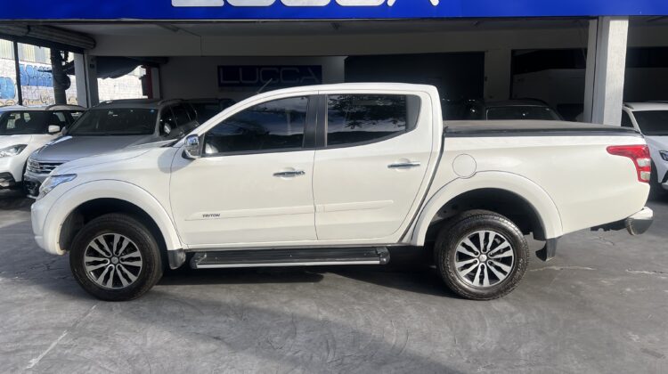 L200 Triton Sport HPE Top 2.4 Turbo Diesel Automática 4×4 2018/2018 Branca Completa