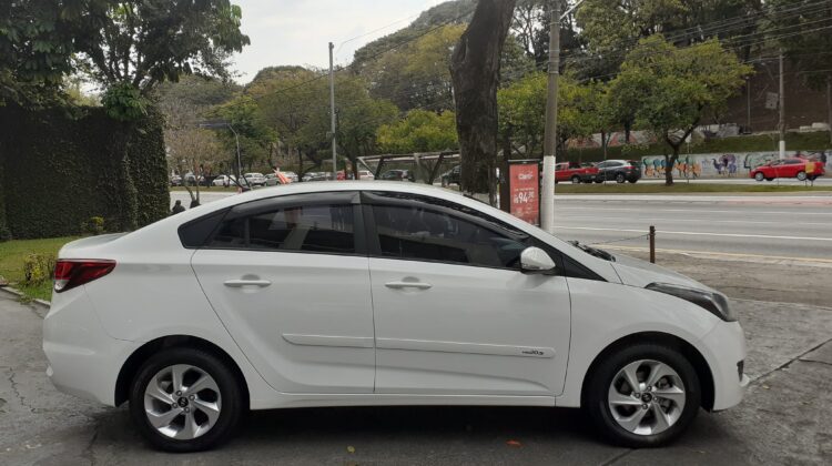 HB20S Comfort Plus 1.6 Automático 2017/2018 Branco Flex Completo