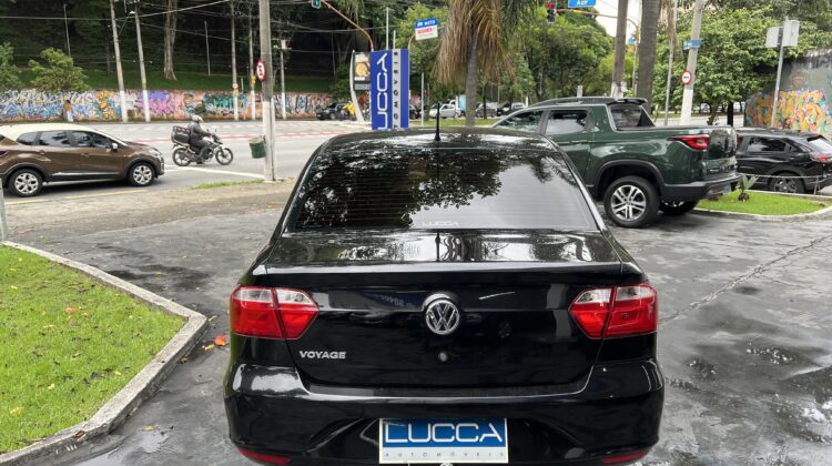 Voyage 1.0 City 2014 Preto Flex