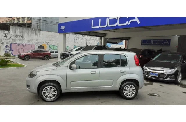 Uno Vivace 1.0 8V (Flex) 4p 2016 Prata Flex Completo