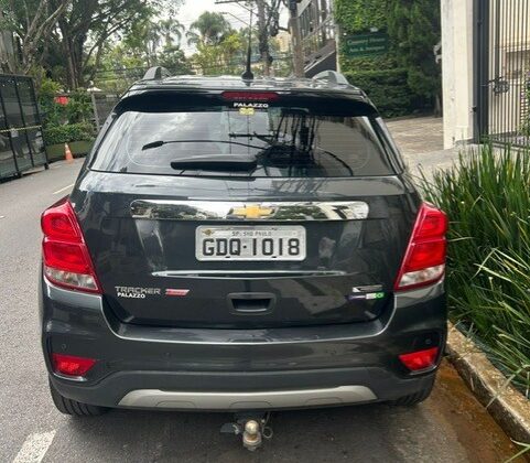 Tracker Premier 1.4 Turbo Automática 2018 Cinza Flex com teto solar – Top de Linha