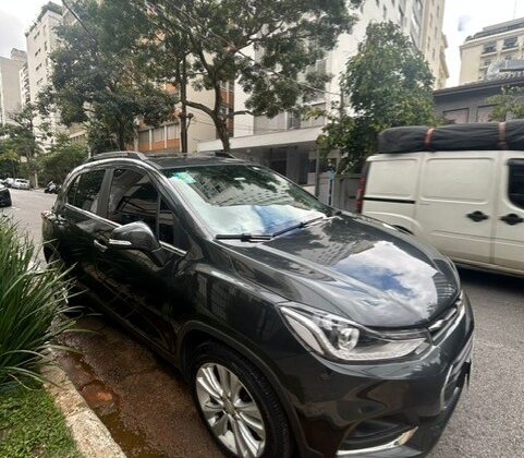 Tracker Premier 1.4 Turbo Automática 2018 Cinza Flex com teto solar – Top de Linha